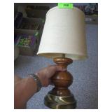 VTG WOOD LAMP-EMBROIDERED SHADE (18.5" TO FINIAL>>