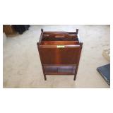 VINTAGE MAGAZINE RACK 16 x 11 x 24