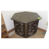 MID CENTURY MODERN END TABLE 28 x 28 x 20