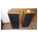 RCA SPEAKERS (UNTESTED) 11 x 6 x 30 1/2