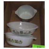 VINTAGE PYREX WOODLAND CASSEROLE, GLASBAKE GREEN>>