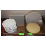 2 BL- TUPPERWARE & RUBBERMAID CONTAINERS, 1 GAL>>>