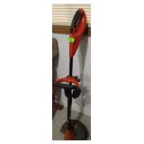 BLACK & DECKER GRASS HOG W/ CHARGER (TURNS ON)