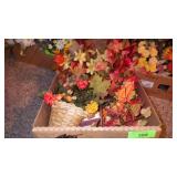 FALL LEAVES GARLAND, SILK FLOWER ARRANGEMENT IN >>