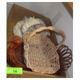 WICKER TURKEY SHAPED BASKET, CLOTH BASKET, WICKER>