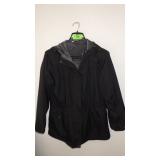 ST. JOHNS BAY REVERSIBLE BLACK JACKET-PETITE LARGE