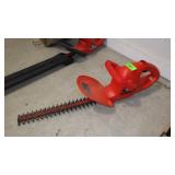 BLACK & DECKER ELECTRIC HEDGE TRIMMER (TURNS ON)