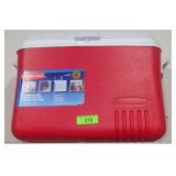 RUBBERMAID 48 QT ICE CHEST / COOLER - LIKE NEW