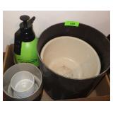 PLASTIC PLANTERS, GREEN THUMB .5 GAL SPRAYER