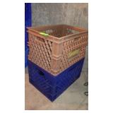 2 MILK CRATES (1 VINTAGE BORDENS)