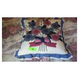 QUILTED THROW PILLOW