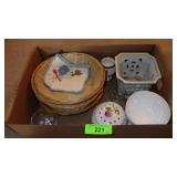 PLANTER, WICKER BOWLS, TELEFLORA POTPOURRI JAR>>