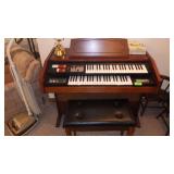 VISCOUNT F2 ORGAN W/ BENCH  **BRING HELP** >>>>>