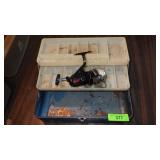 VTG OLD PAL METAL TACKLE BOX & DAIWA REEL