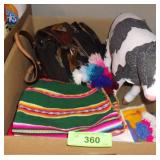 ASST BOLIVIA SOUVENIRS: PURSE, PEN HOLDER, PLUSH>>