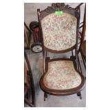 VINTAGE FOLDING ROCKING CHAIR