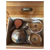 2 drawers of pans