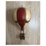 Air balloon wall decor