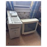 Vintage Apple 6400/180 computer