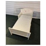 Toddler bed