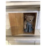 Bonita bear with box