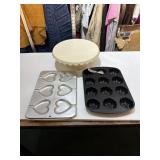 Cake tray and bake pans