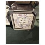 Love grows here wall decor