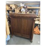 Claw foot dresser unusual