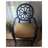 Sode arm chair