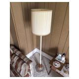 Freestanding lamp