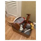 Assorted kitchen lot