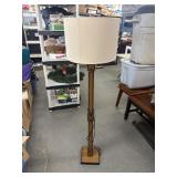 Freestanding lamp