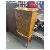 Jewelry box