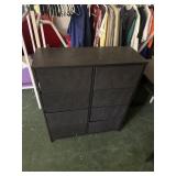 Storage cabinet with drawers