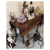 Early drop leaf table