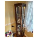 Lighted display cabinet