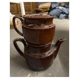 Pottery tea pot