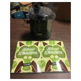 BLACK AND DECKER JUICER? AND BOOKS