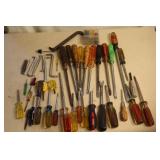 ASSORTED SCREW DRIVERS