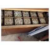 METAL TRAY WITH ASSORTMENT OF SCREWS