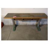 TABLE WITH METAL LEGS
