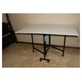 Nice Collapsible Sewing Table