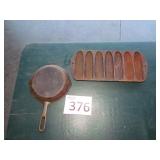 Small Cast Iron Skillet / Corn Bread Skillet