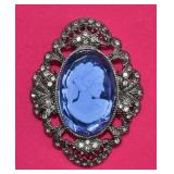 Cameo Style Pendant w Rhinestones