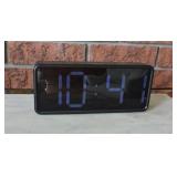 RCA Large Display Digital Alarm Clock w USB Port