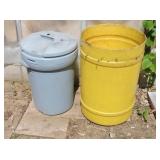 Rubbermaid Garbage PAil & Plastic Barrel
