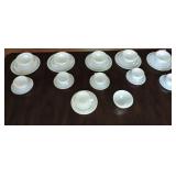 31-Piece Termo-Rey Opalware Dinnerware Set