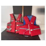 2 Adult life jackets