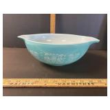 Vintage turquoise Cinderella Pyrex bowl