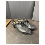 Menï¿½s tap shoes- believed to be size 10